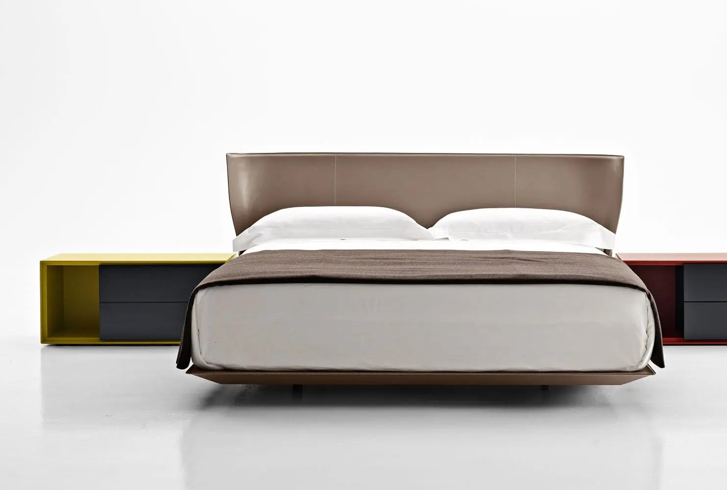 Alys Bed | B&B Italia | JANGEORGe Interior Design