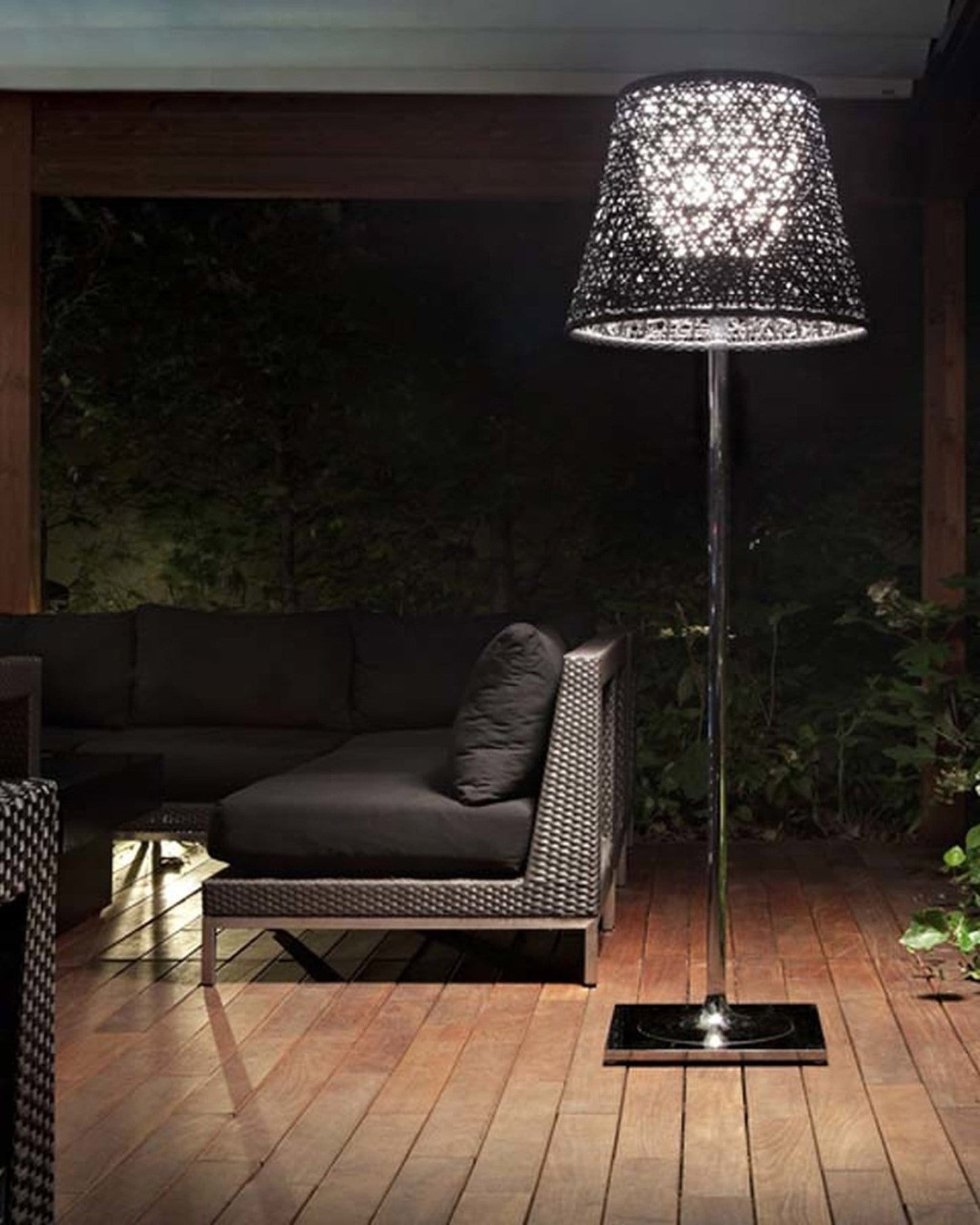 KTribe F3 Outdoor Water Resistant Floor Lamp | Flos | JANGEORGe Interior Design