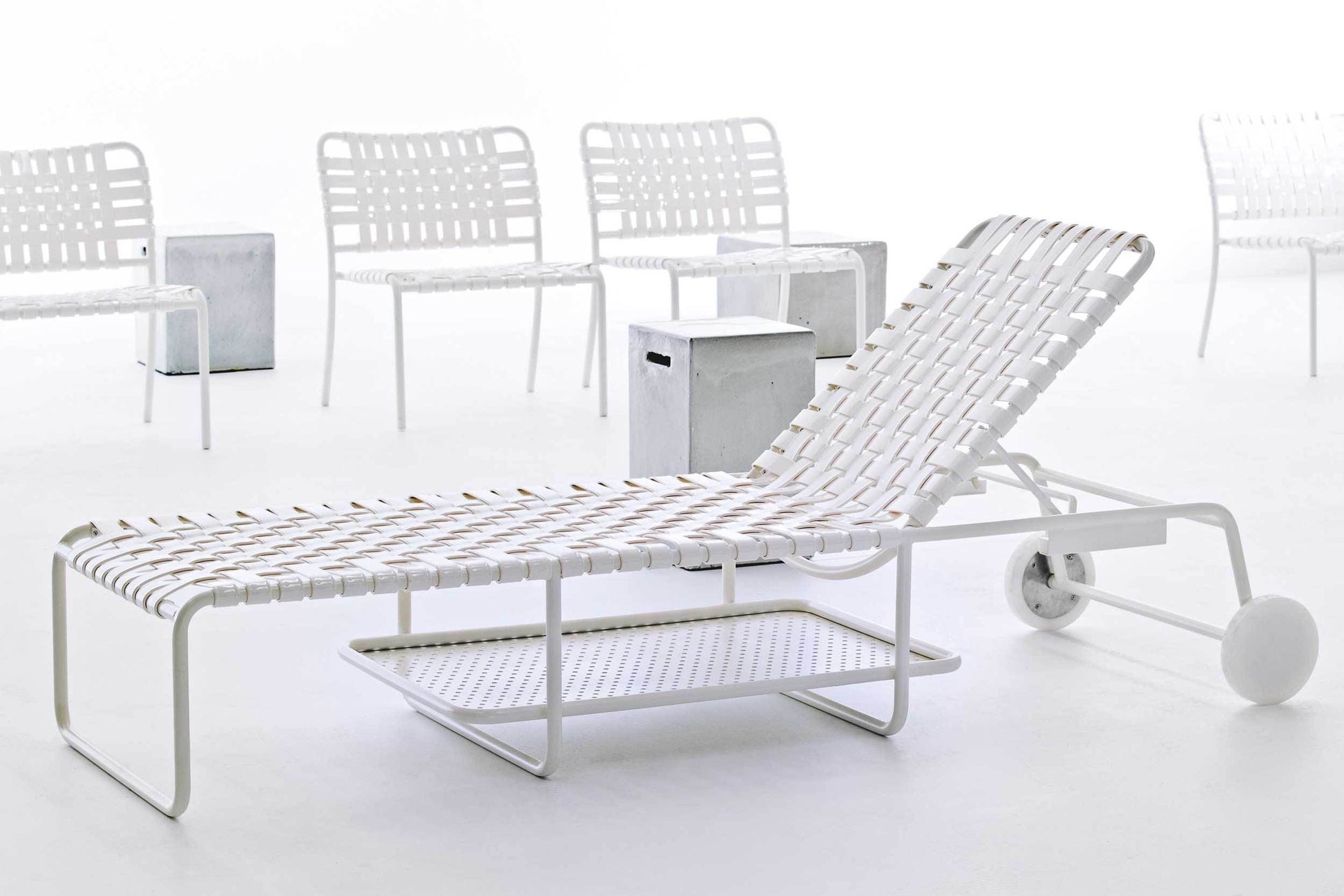 InOut 883 Outdoor Daybed | Gervasoni | JANGEORGe Interior Design