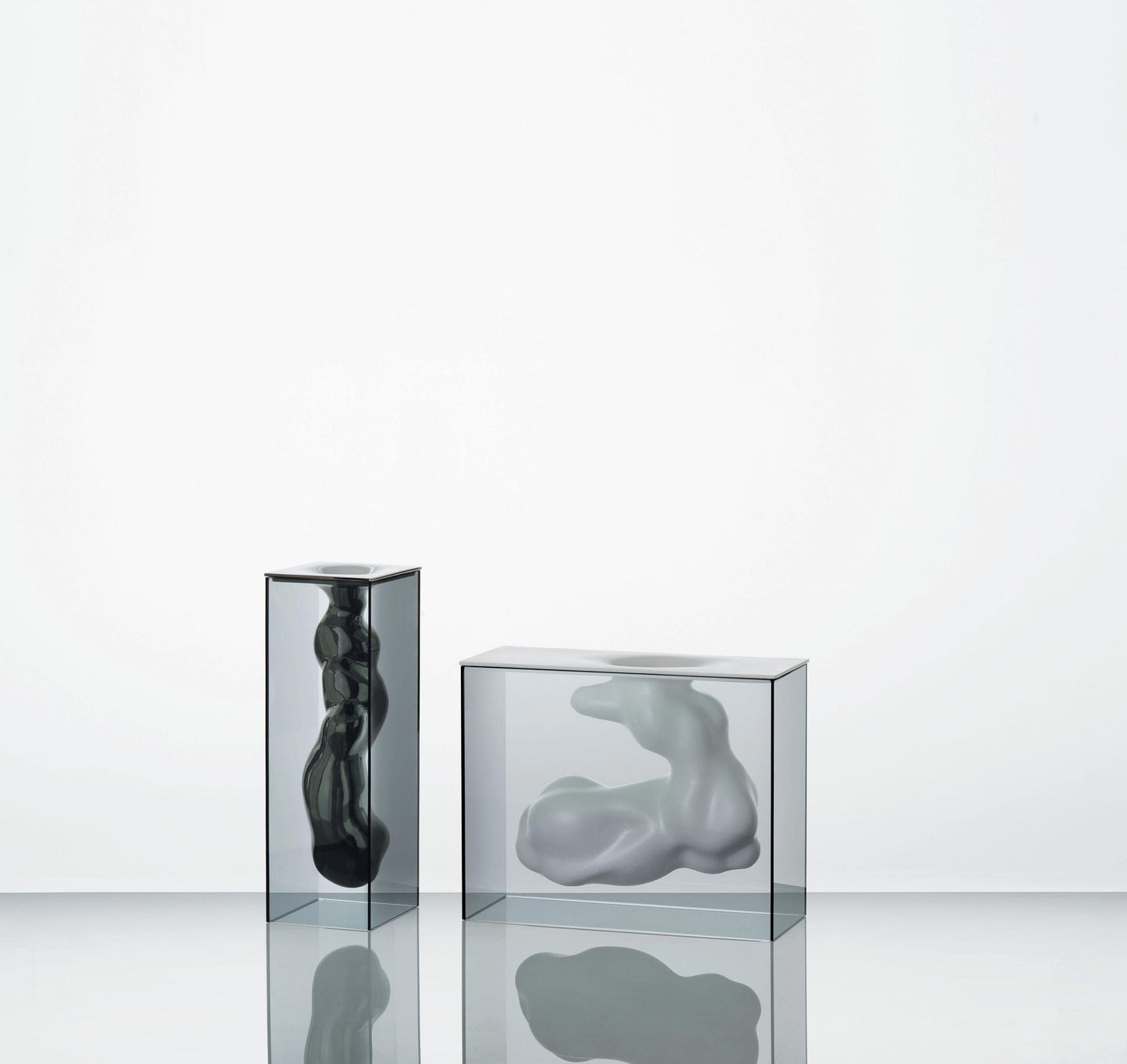 Angelo e Angela Vase | Glas Italia | JANGEORGe Interior Design