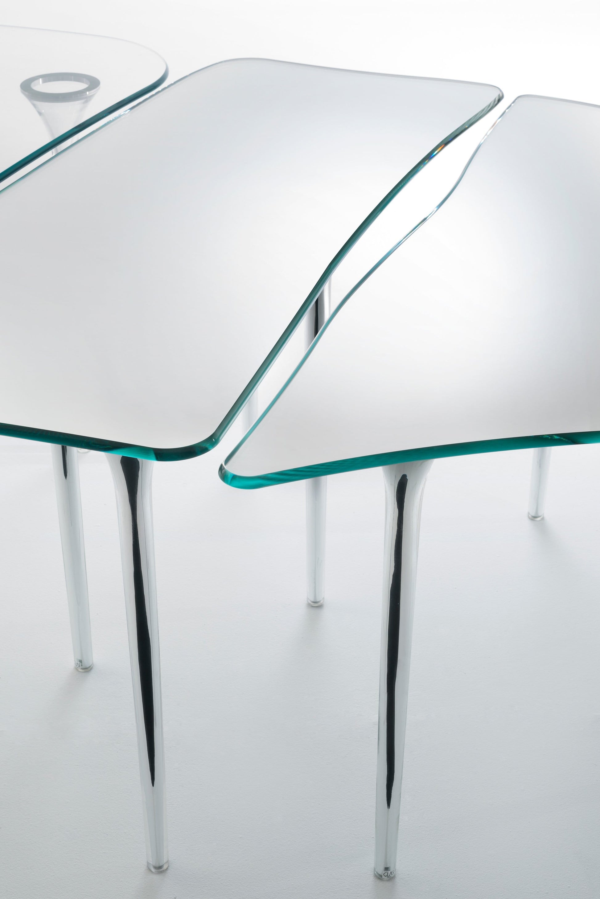 Specchio di Venere Glass Table | Glas Italia | JANGEORGe Interior Design