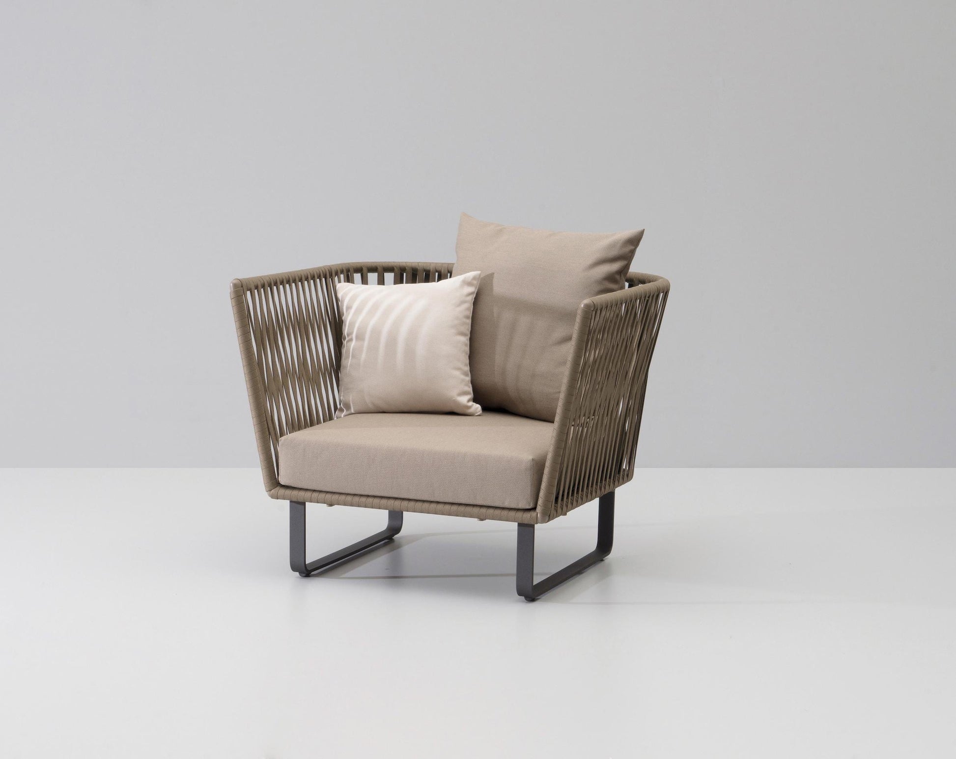 Bitta - Club armchair | Kettal | JANGEORGe Interior Design