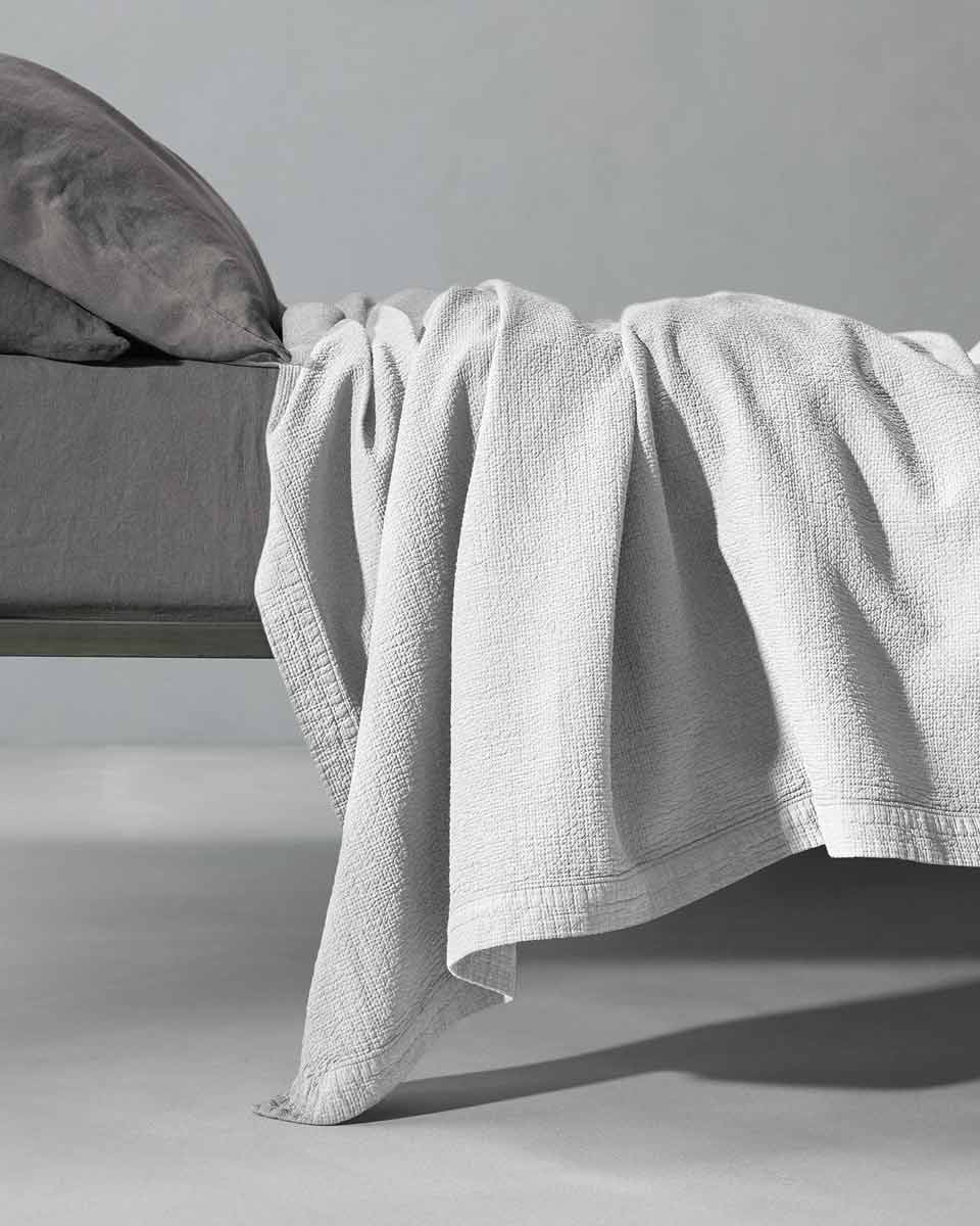 JANGEORGe Interiors & Furniture Society Limonta Goff Bed Cover Bianco