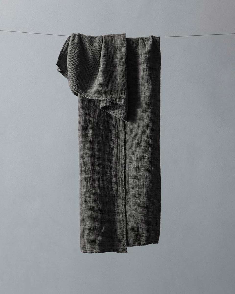 JANGEORGe Interiors & Furniture Society Limonta Lipe Bath Towel Anthracite