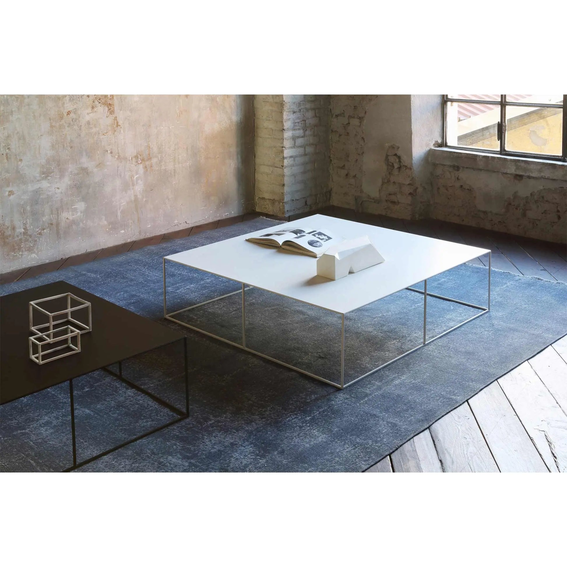 Slim Irony - Low Table 669|675 Zeus